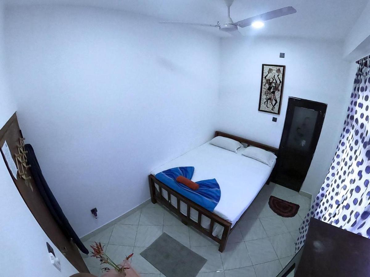 Happy Tuna Guesthouse Hikkaduwa Bagian luar foto