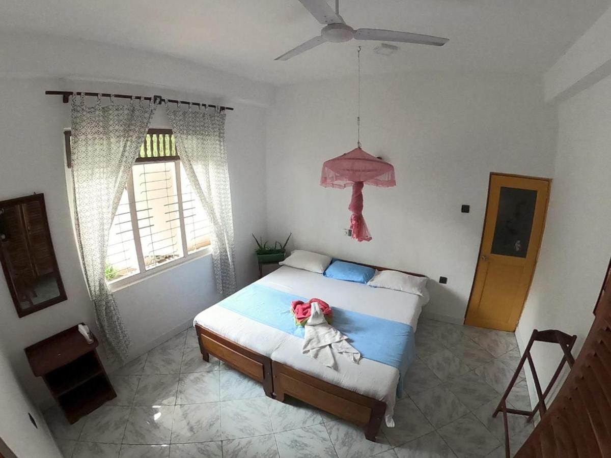 Happy Tuna Guesthouse Hikkaduwa Bagian luar foto
