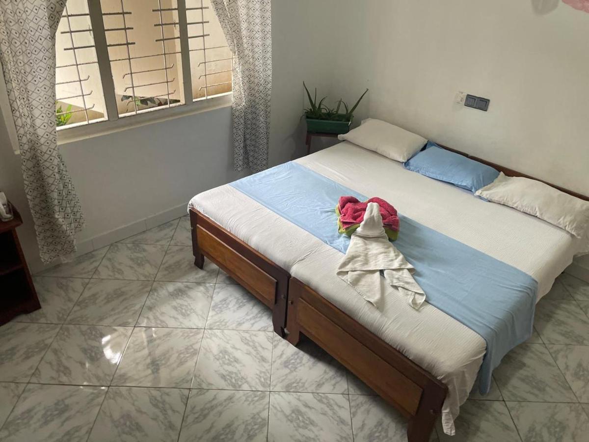 Happy Tuna Guesthouse Hikkaduwa Bagian luar foto