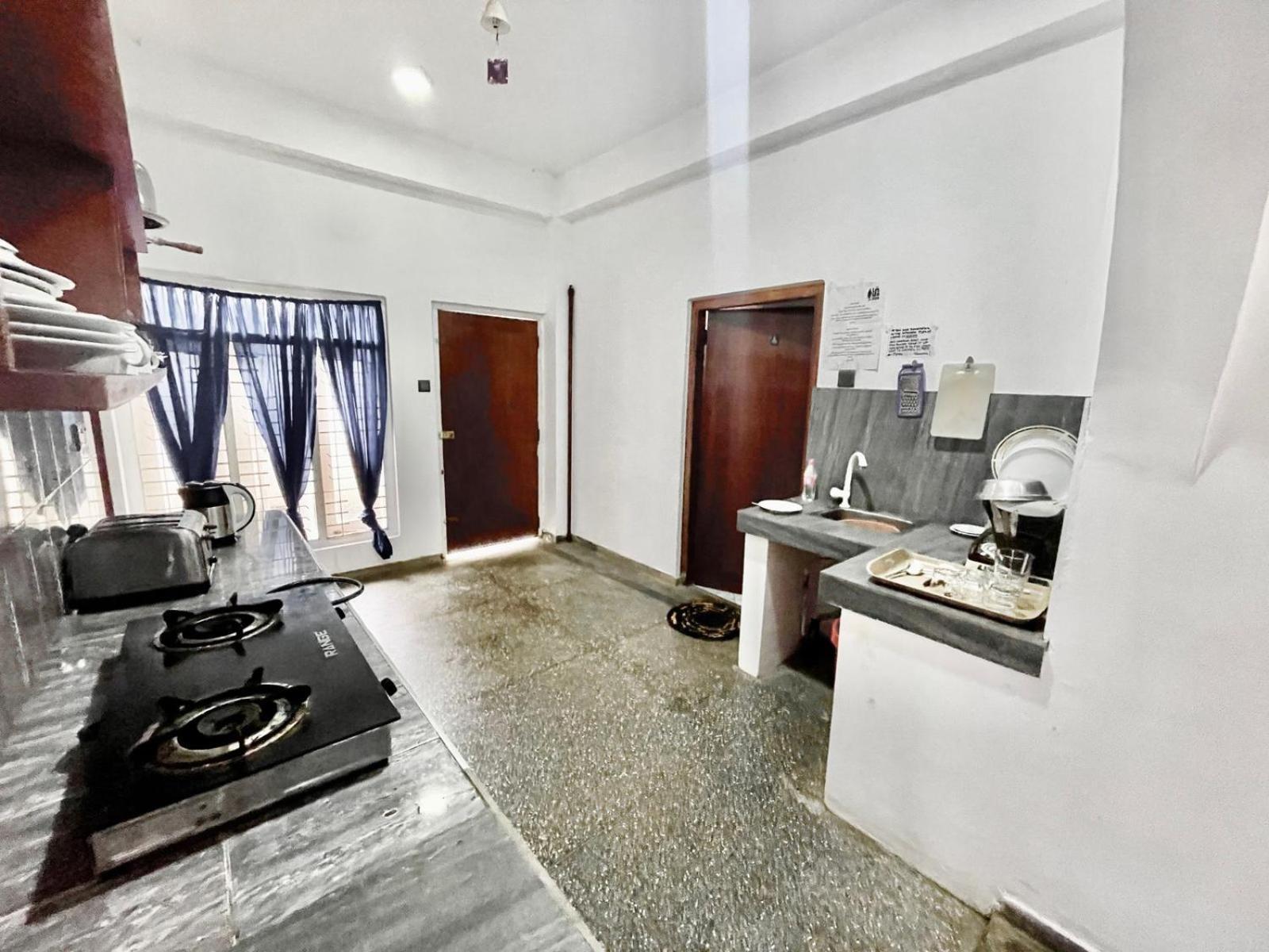 Happy Tuna Guesthouse Hikkaduwa Bagian luar foto