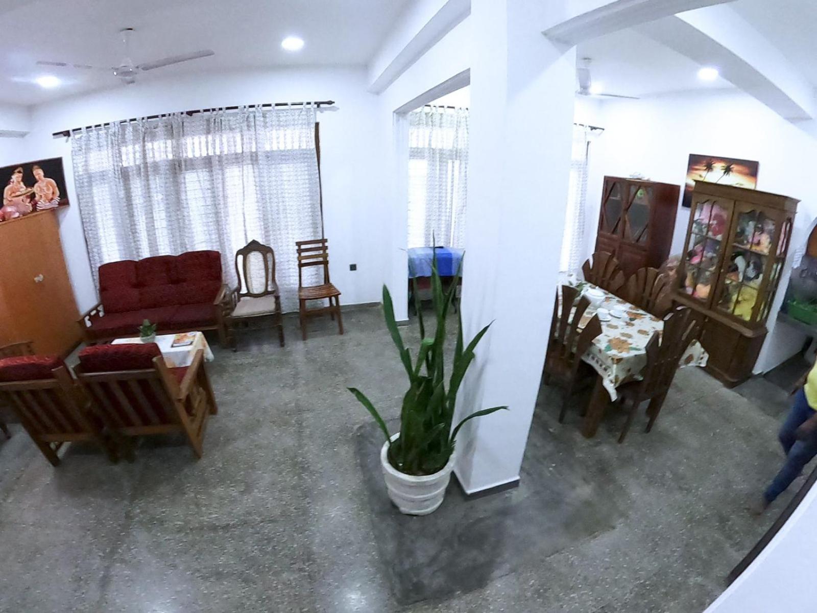 Happy Tuna Guesthouse Hikkaduwa Bagian luar foto