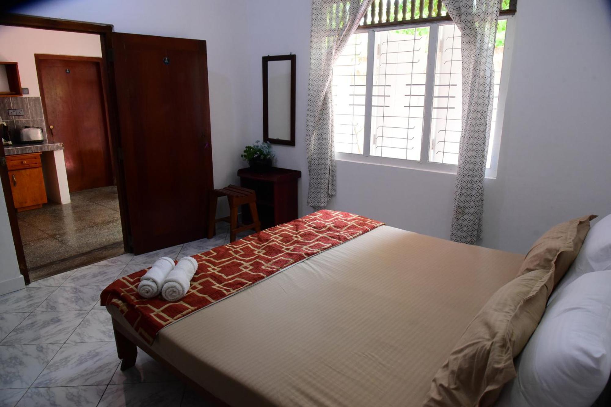 Happy Tuna Guesthouse Hikkaduwa Bagian luar foto