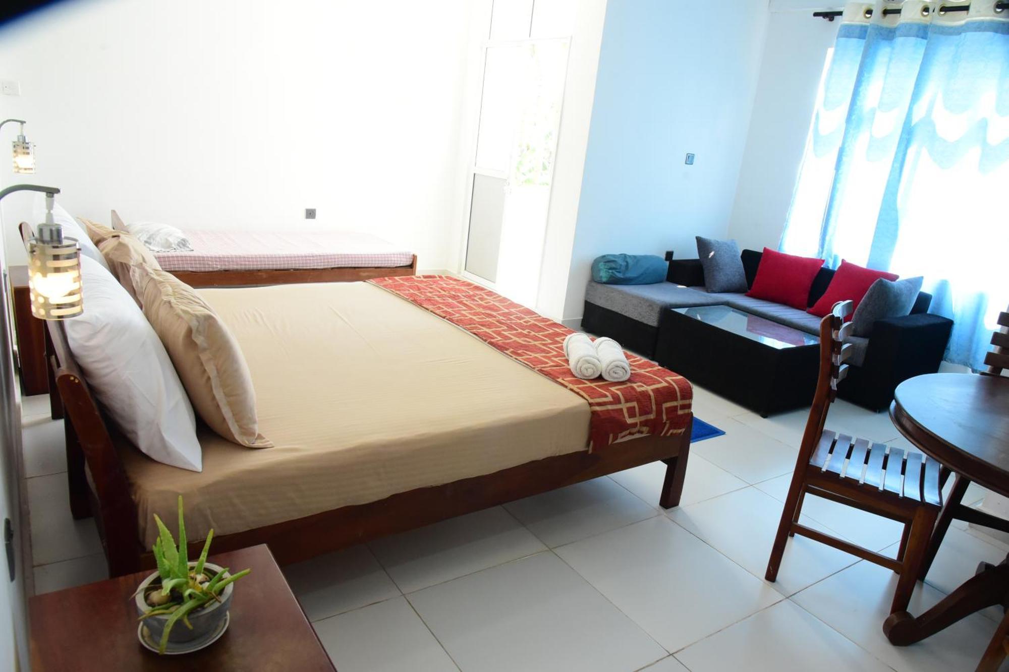 Happy Tuna Guesthouse Hikkaduwa Bagian luar foto