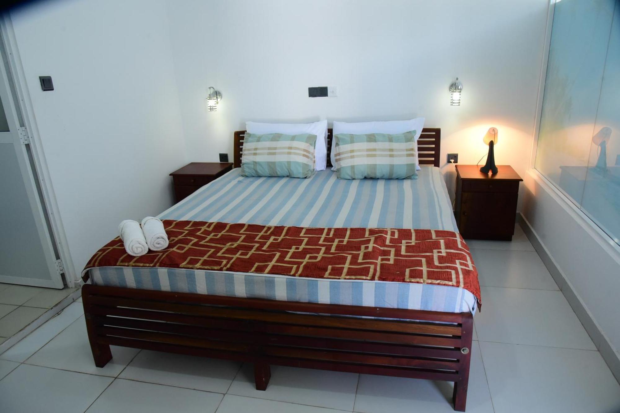 Happy Tuna Guesthouse Hikkaduwa Bagian luar foto
