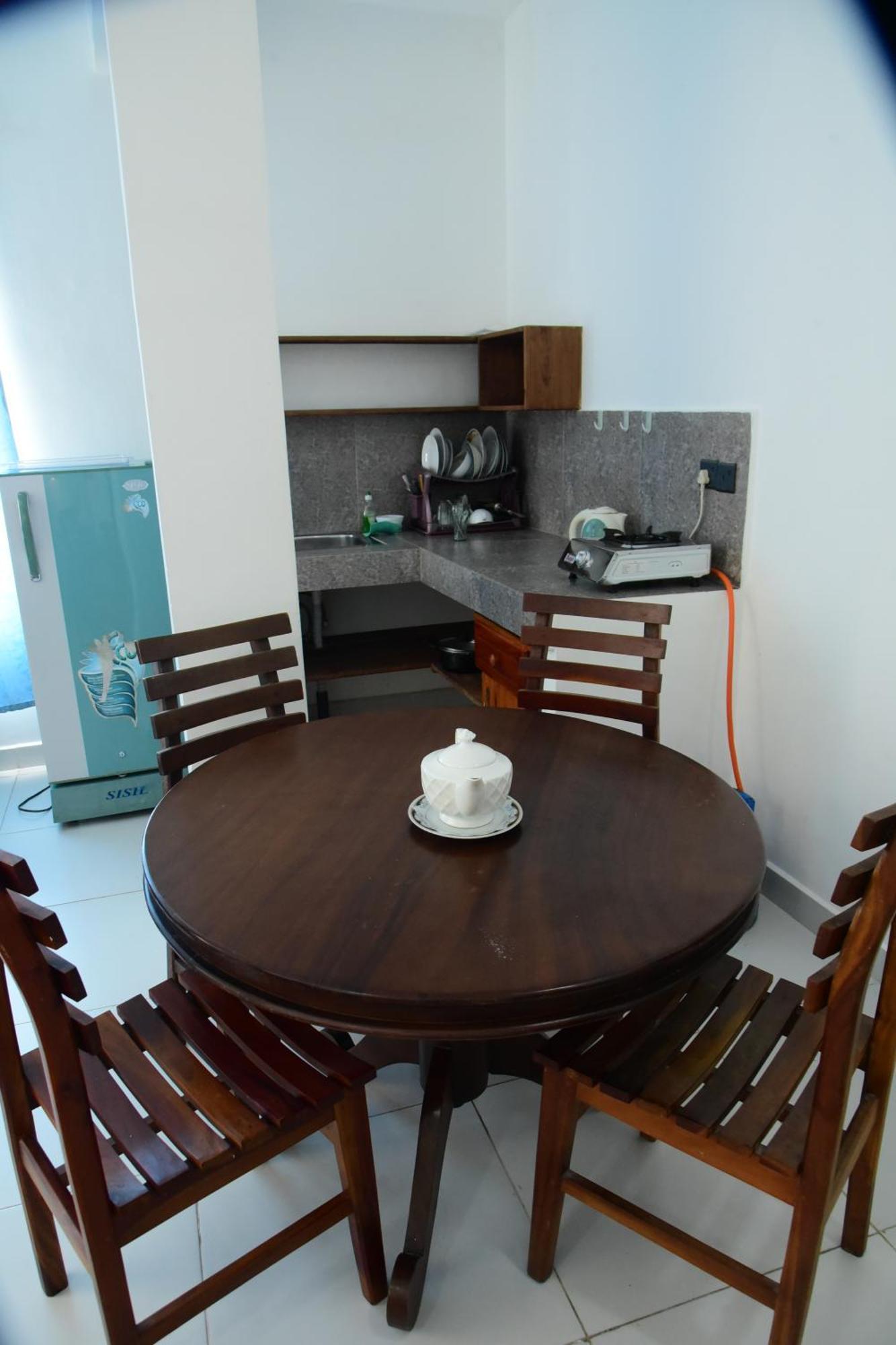 Happy Tuna Guesthouse Hikkaduwa Bagian luar foto