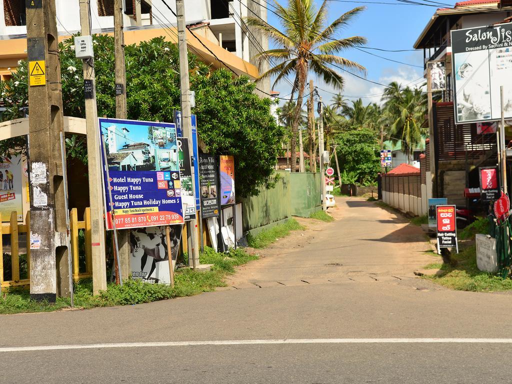 Happy Tuna Guesthouse Hikkaduwa Bagian luar foto