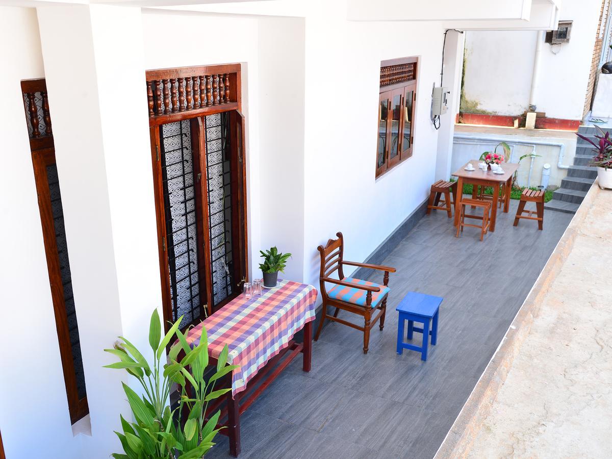 Happy Tuna Guesthouse Hikkaduwa Bagian luar foto