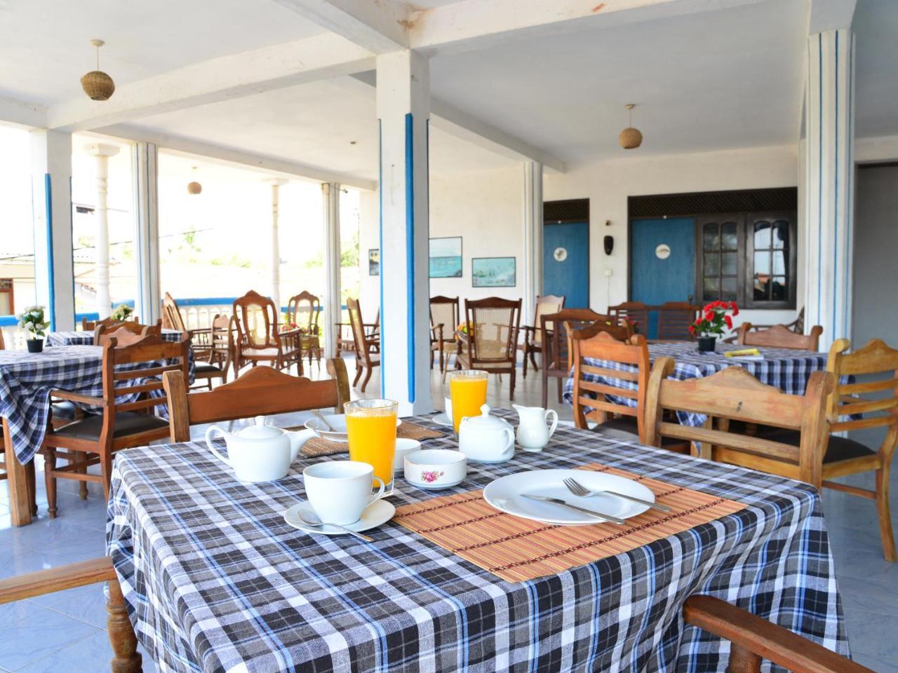 Happy Tuna Guesthouse Hikkaduwa Bagian luar foto